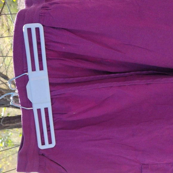 Scrub capris - Picture 3 of 8